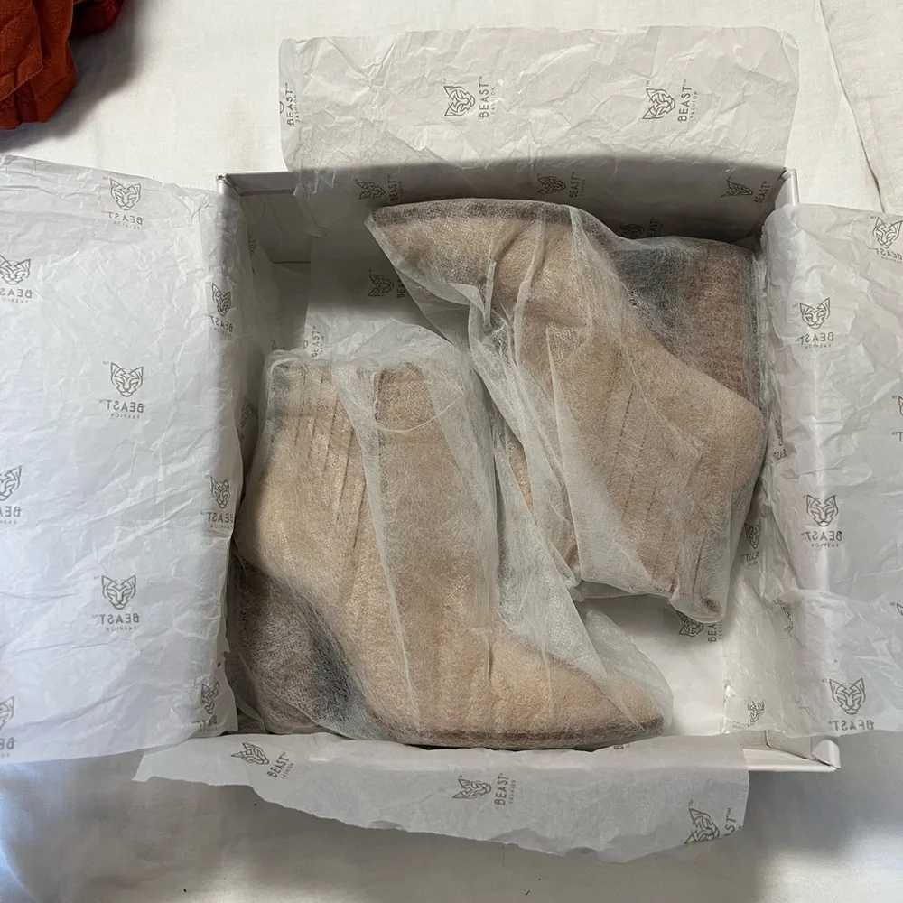 Beast fashion taupe suede ankle boots - Picture 6 of 9